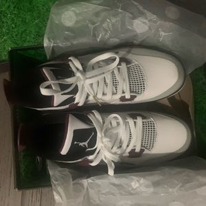 Jordan 4 PSG